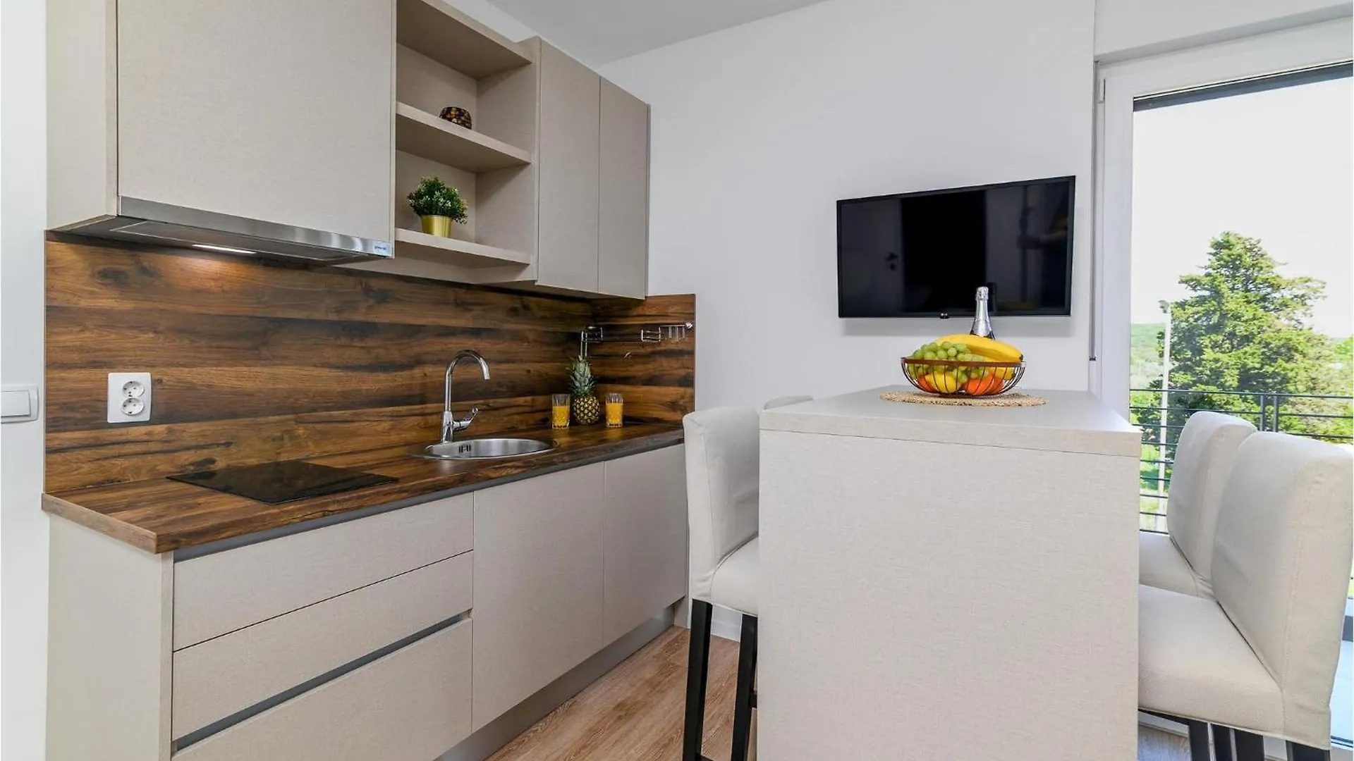 Stunning Apartment In Rovinj With Kitchen